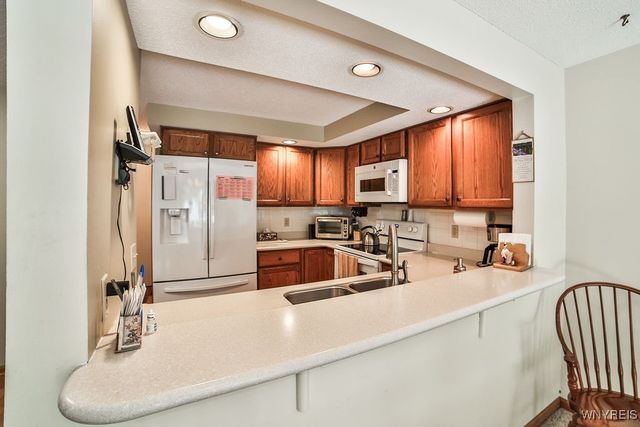 31 Northwood Drive, Lancaster, NY 14043