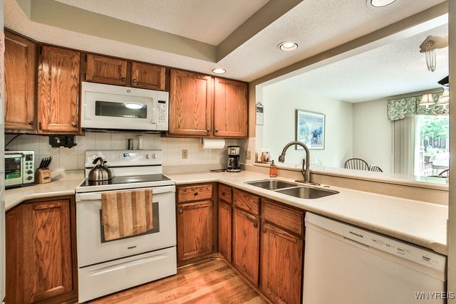 31 Northwood Drive, Lancaster, NY 14043