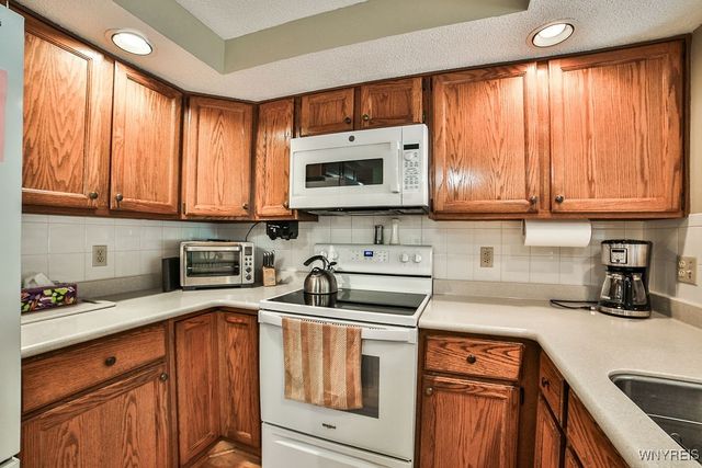 31 Northwood Drive, Lancaster, NY 14043