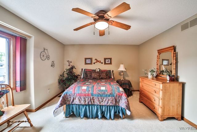 31 Northwood Drive, Lancaster, NY 14043