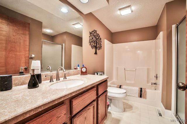 31 Northwood Drive, Lancaster, NY 14043