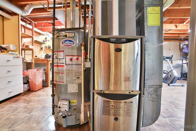 31 Northwood Drive, Lancaster, NY 14043