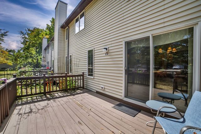 31 Northwood Drive, Lancaster, NY 14043