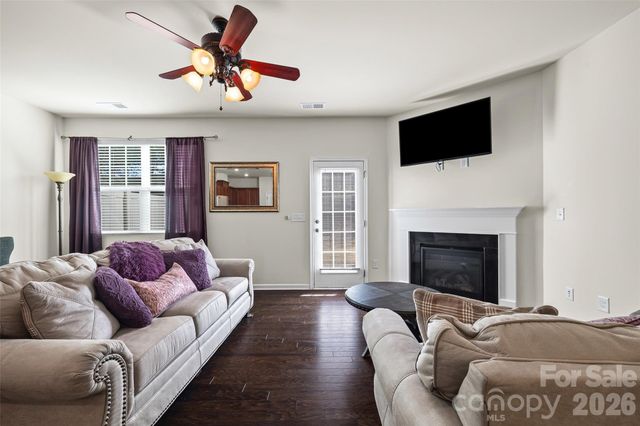 2784 Sawbridge Lane, Gastonia, NC 28056