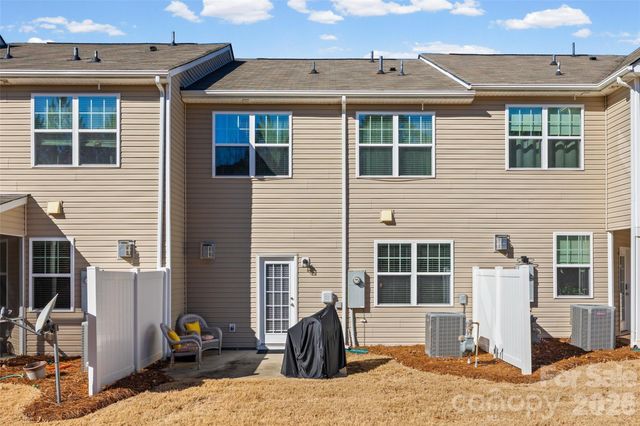 2784 Sawbridge Lane, Gastonia, NC 28056