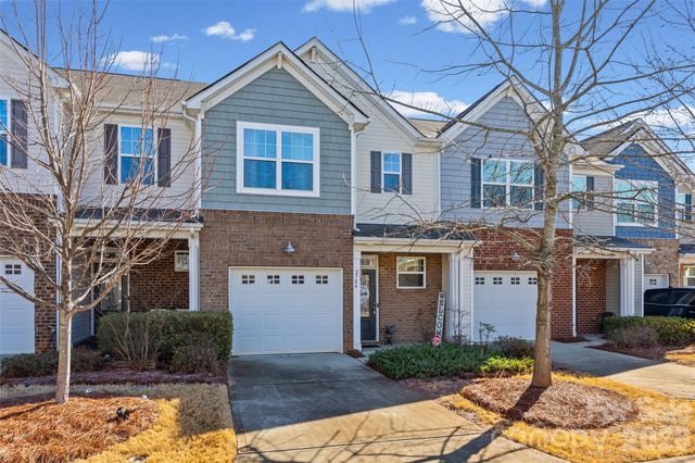 2784 Sawbridge Lane, Gastonia, NC 28056