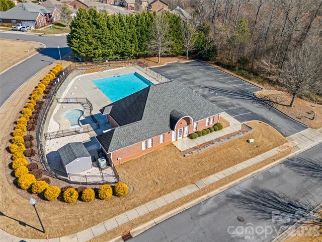 2784 Sawbridge Lane, Gastonia, NC 28056