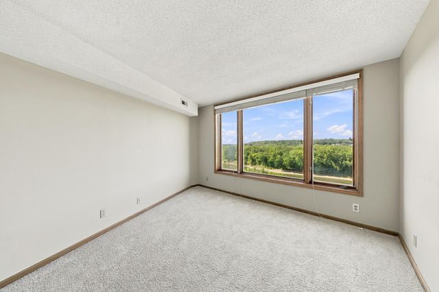 1021 Sibley Memorial Highway 404, Lilydale, MN 55118