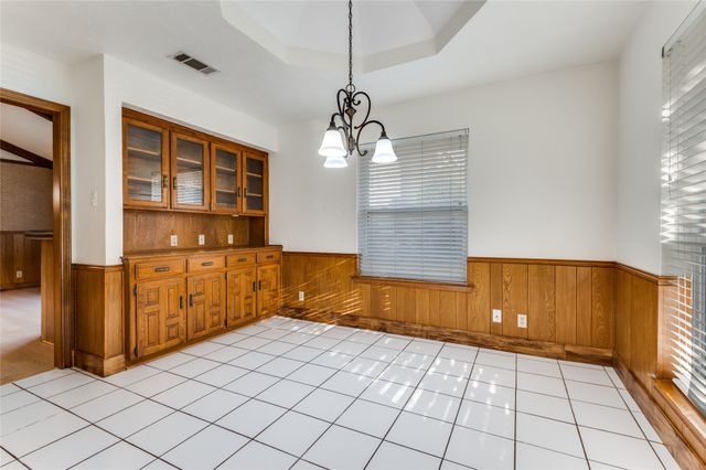 2805 Staffordshire Drive, Carrollton, TX 75007