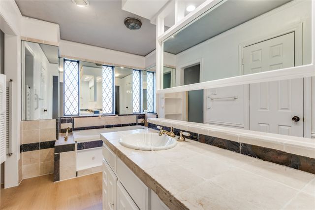 2805 Staffordshire Drive, Carrollton, TX 75007