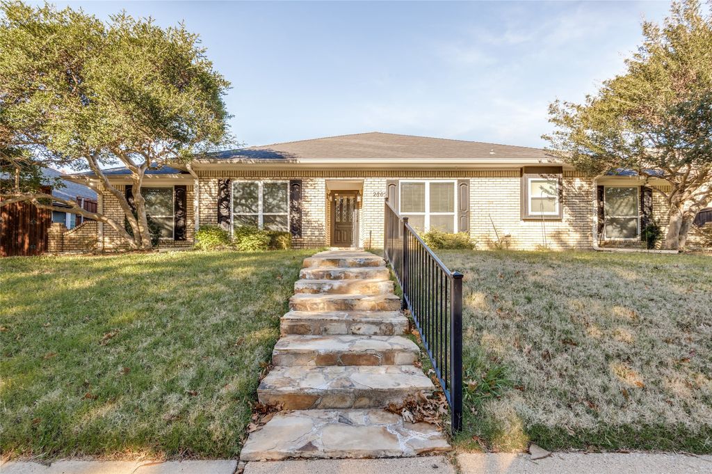 2805 Staffordshire Drive, Carrollton, TX 75007