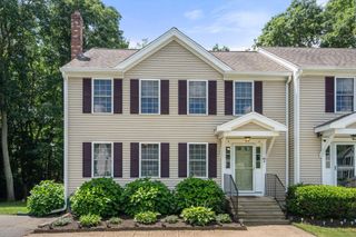 45 Colt Cir B, Taunton, MA 02780