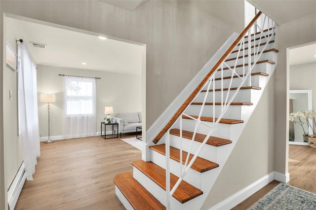 37 Malvern Lane, Stony Brook, NY 11790