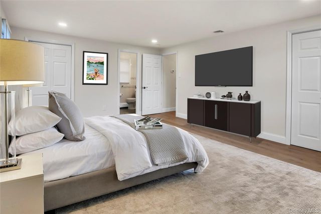 37 Malvern Lane, Stony Brook, NY 11790