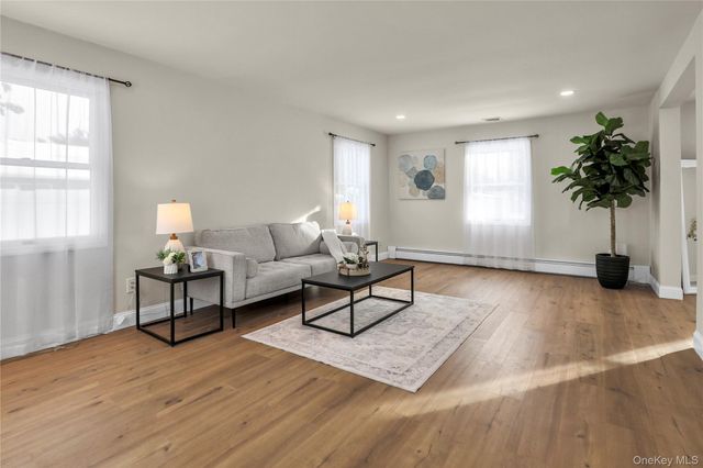 37 Malvern Lane, Stony Brook, NY 11790