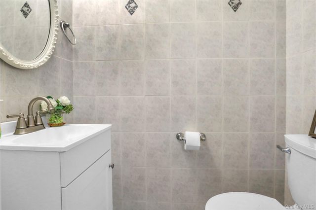 37 Malvern Lane, Stony Brook, NY 11790