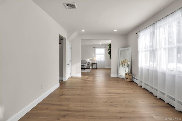 37 Malvern Lane, Stony Brook, NY 11790