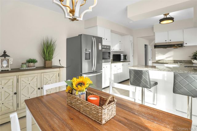 37 Malvern Lane, Stony Brook, NY 11790