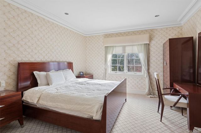 22 Willow Road, Woodsburgh, NY 11598