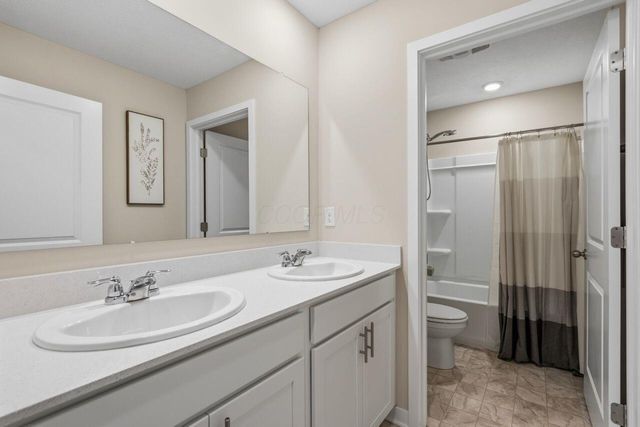 291 Shady Hollow Drive, Commercial Point, OH 43116
