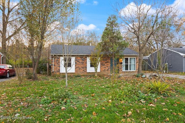 9818 Titan Dr, Louisville, KY 40229