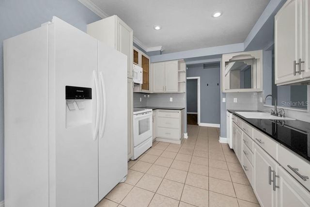 18104 HAMDEN PARK WAY, Tampa, FL 33647