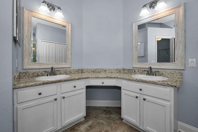 18104 HAMDEN PARK WAY, Tampa, FL 33647