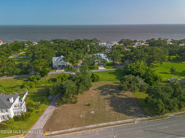 401 2nd Street, Gulfport, MS 39507