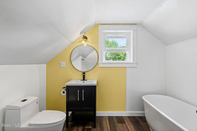26 Hackett Street, Bethlehem, NY 12158