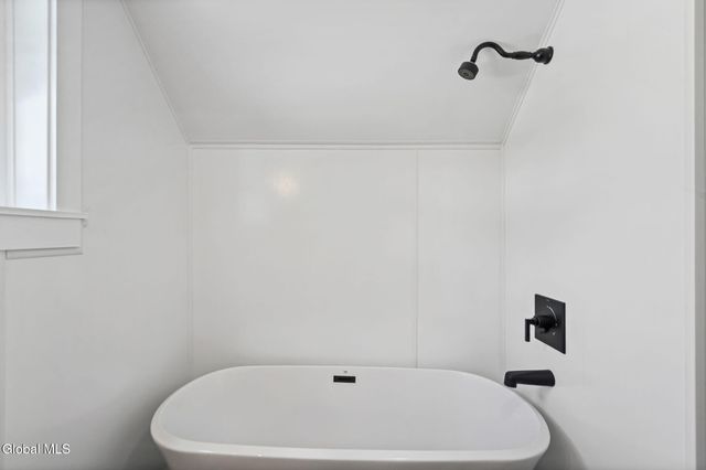 26 Hackett Street, Bethlehem, NY 12158