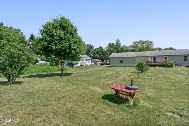 26 Hackett Street, Bethlehem, NY 12158