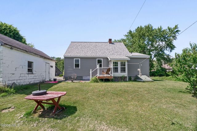26 Hackett Street, Bethlehem, NY 12158
