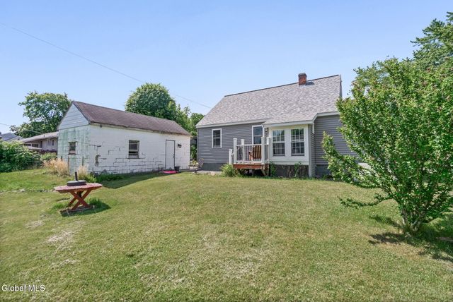 26 Hackett Street, Bethlehem, NY 12158