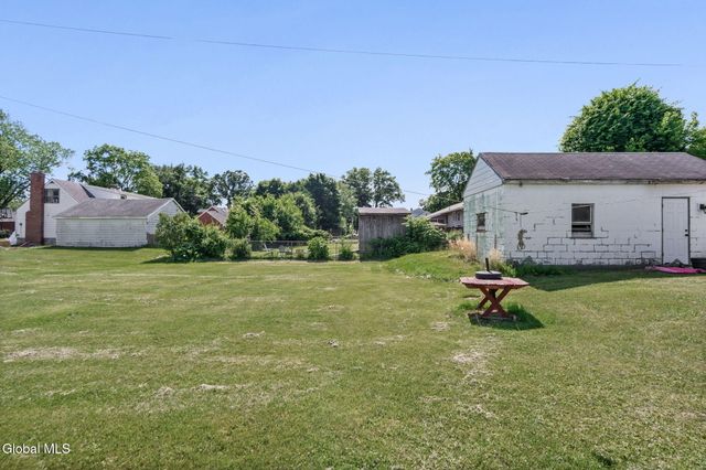 26 Hackett Street, Bethlehem, NY 12158