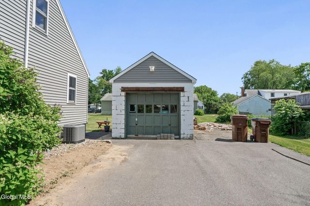 26 Hackett Street, Bethlehem, NY 12158