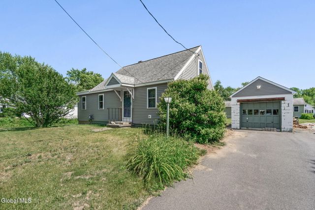 26 Hackett Street, Bethlehem, NY 12158