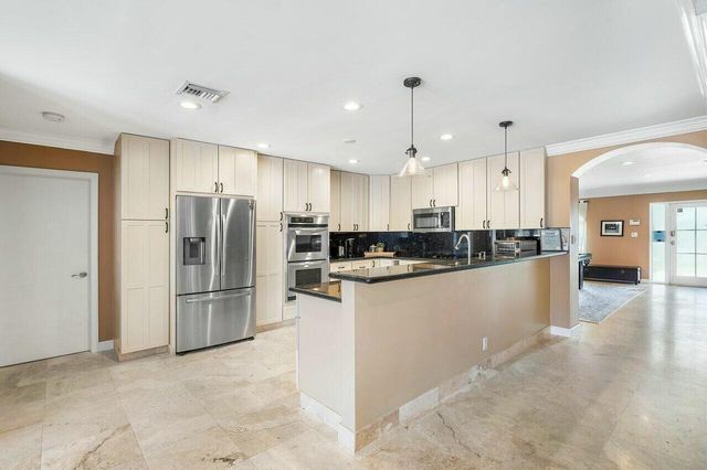 41 Castle Harbor Isle Drive, Fort Lauderdale, FL 33308