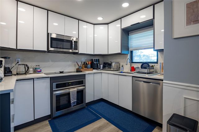 898 NW 47th Street, Deerfield Beach, FL 33064