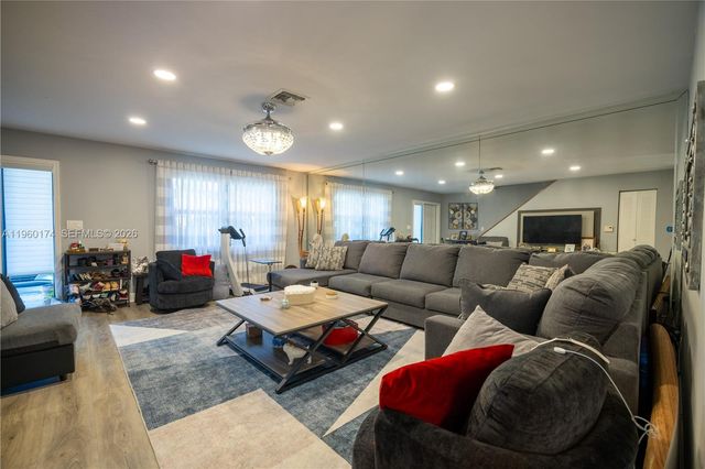 898 NW 47th Street, Deerfield Beach, FL 33064