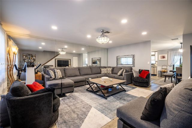 898 NW 47th Street, Deerfield Beach, FL 33064