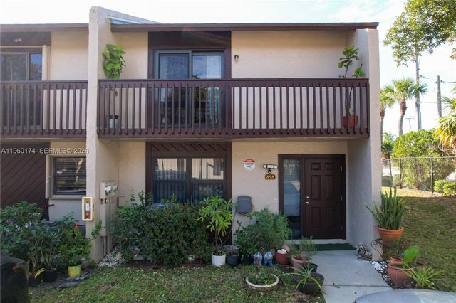 898 NW 47th Street, Deerfield Beach, FL 33064