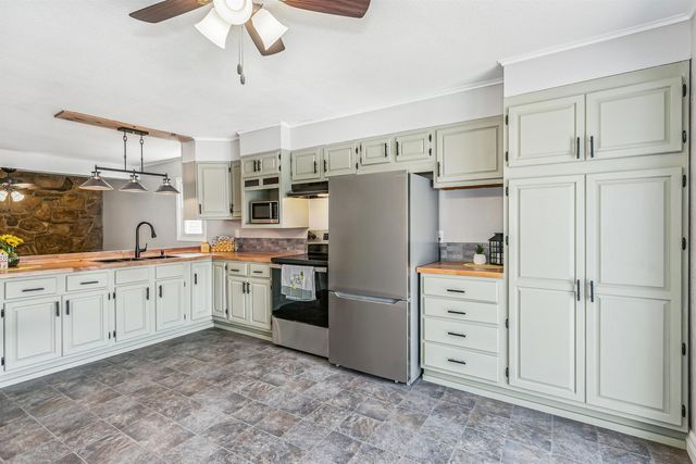 603 N High, El Dorado, KS 67042