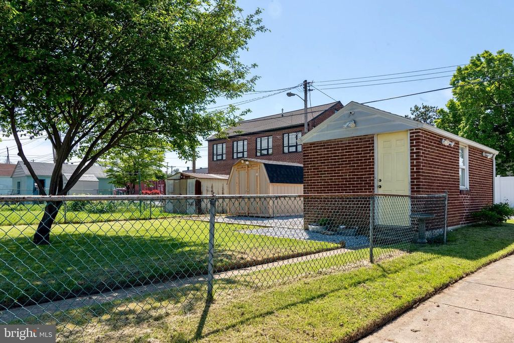 1102 E POPLAR ST, York, PA 17403
