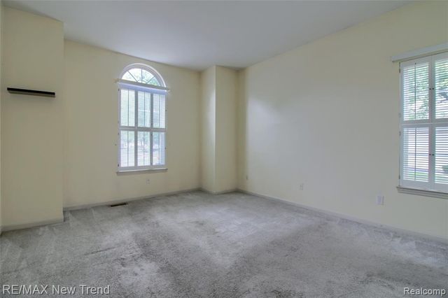 38222 Saratoga Circle, Farmington Hills, MI 48331