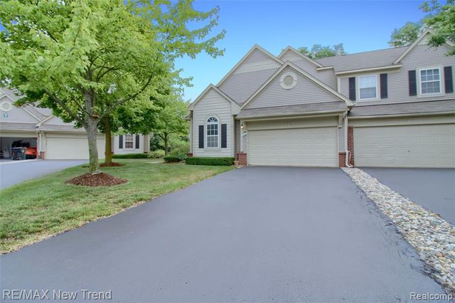 38222 Saratoga Circle, Farmington Hills, MI 48331