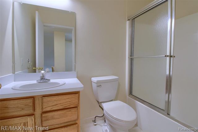 38222 Saratoga Circle, Farmington Hills, MI 48331