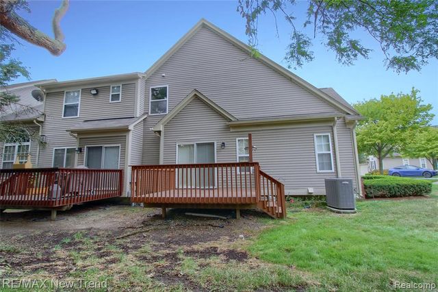 38222 Saratoga Circle, Farmington Hills, MI 48331