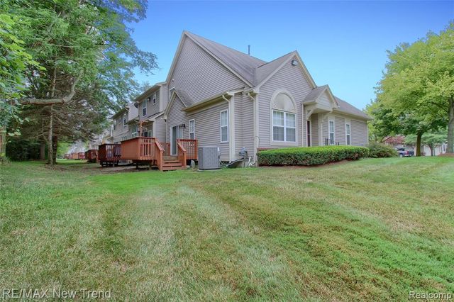 38222 Saratoga Circle, Farmington Hills, MI 48331