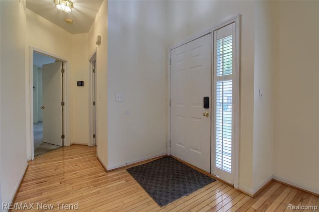 38222 Saratoga Circle, Farmington Hills, MI 48331