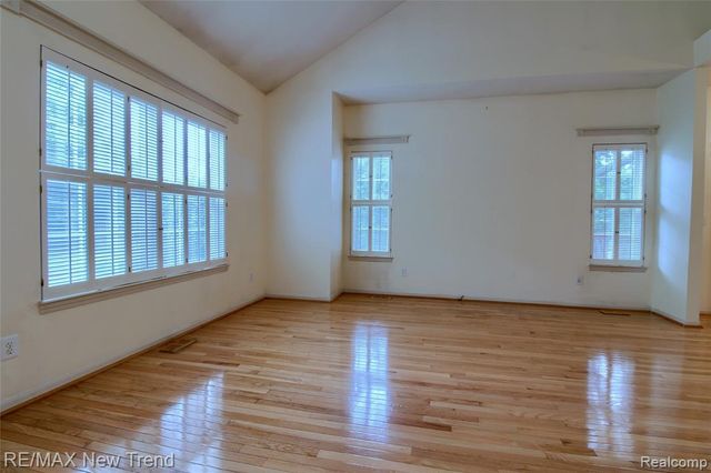 38222 Saratoga Circle, Farmington Hills, MI 48331